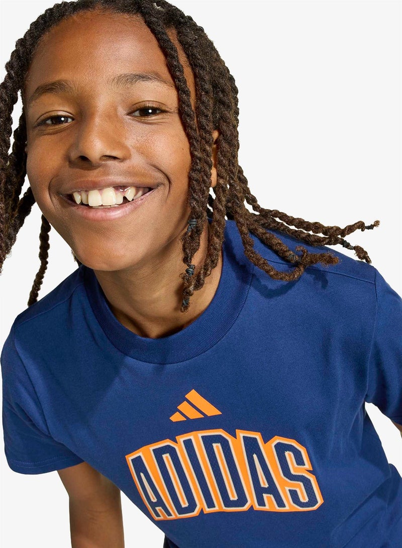 اديداس تيشيرت بطبعة حروف الملعب الشبابي - Image 3